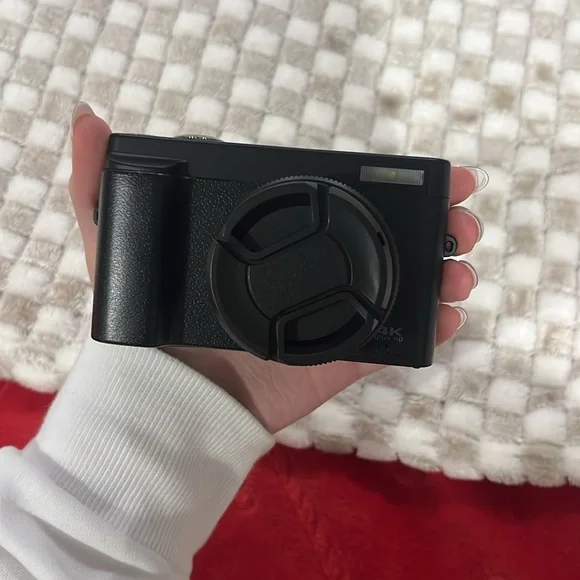 Digital Camera - Picture 3 of 8